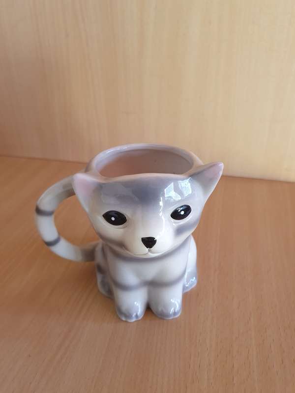 Cat Figurine Shape Coffee Mug  (NEW CONDITION)