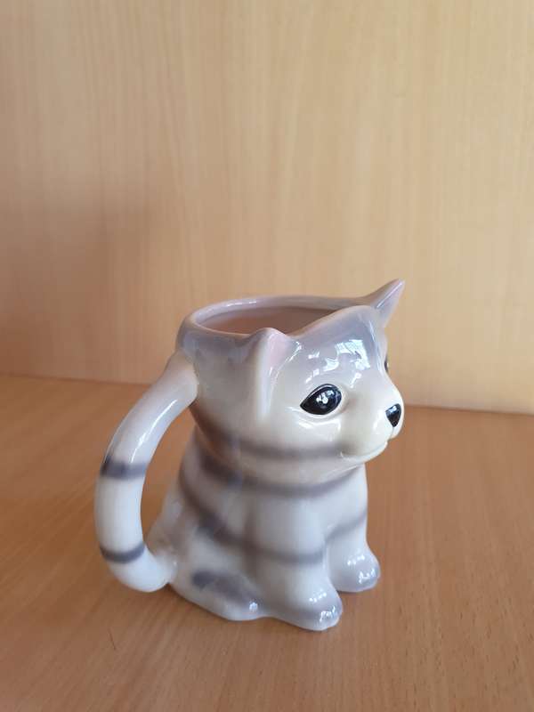 Cat Figurine Shape Coffee Mug  (NEW CONDITION)