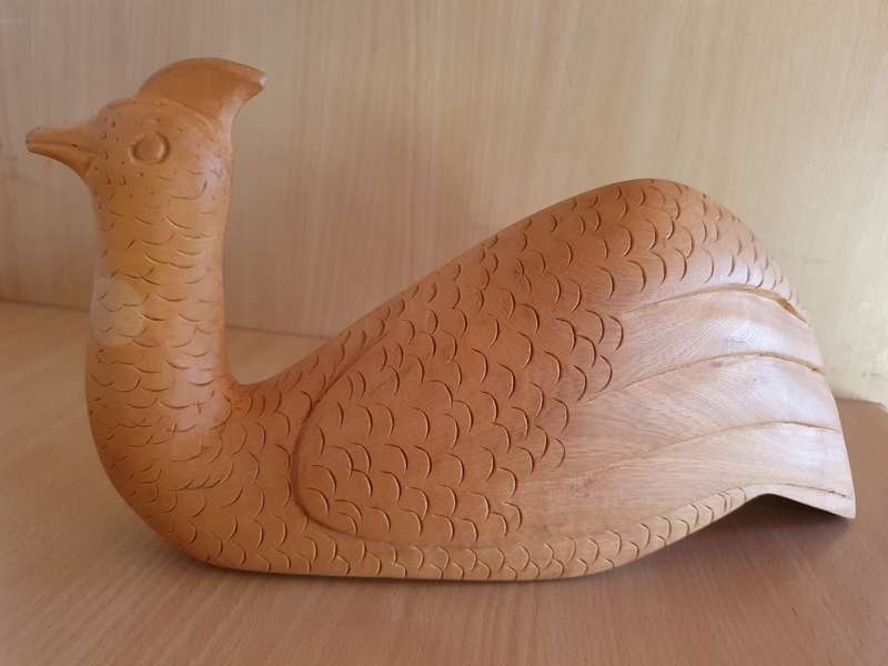 Carved Wooden Guinea Fowl   (height 15cm width 28cm depth 8cm)