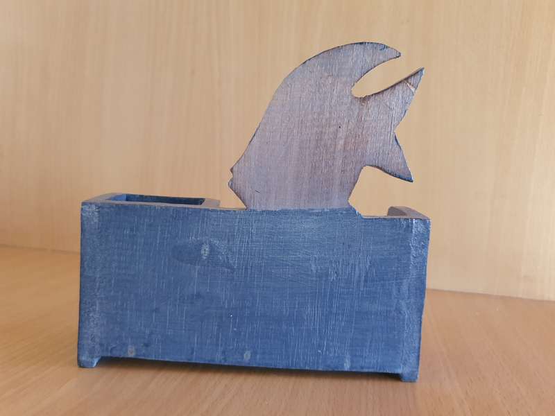 Wooden Fish Figurine Desk Calendar Display   (height 15cm width 15cm depth 5cm)