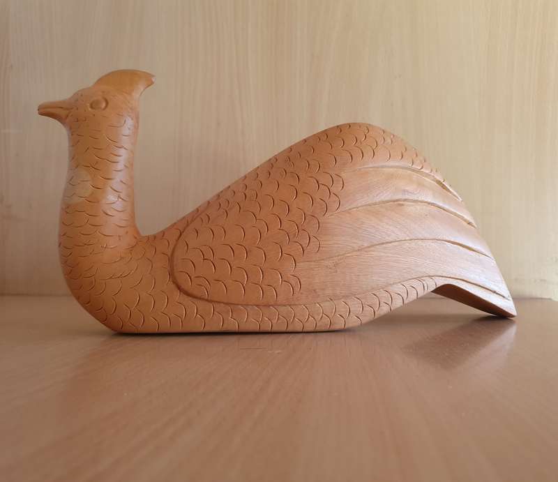 Carved Wooden Guinea Fowl   (height 15cm width 28cm depth 8cm)