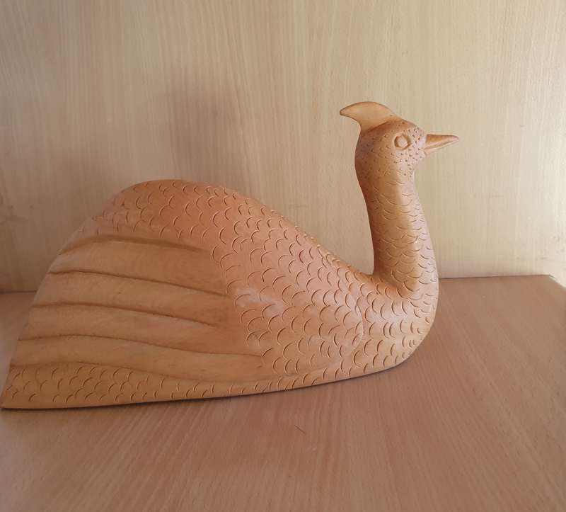 Carved Wooden Guinea Fowl  (Height 19cm width 35cm depth 8cm)