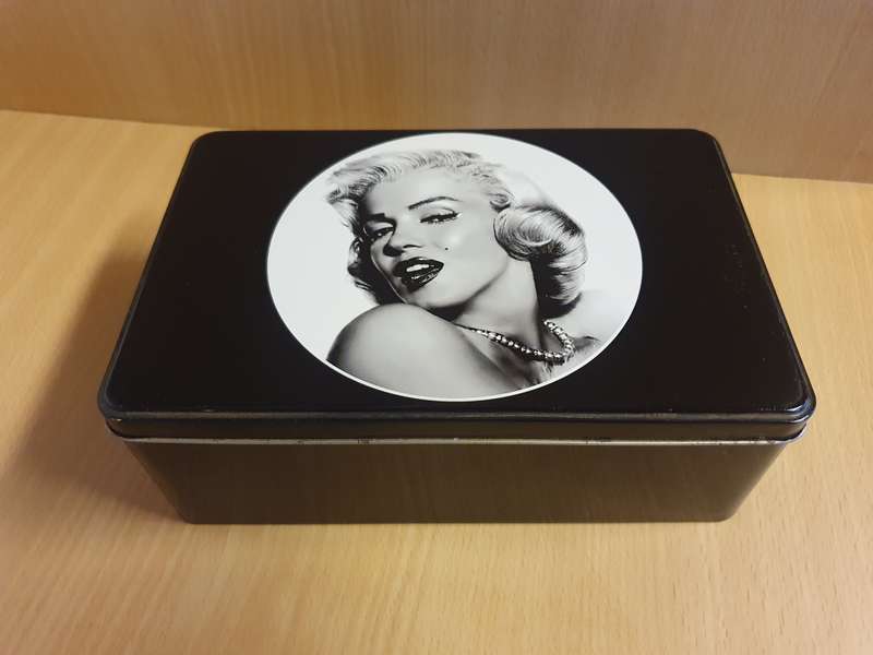 Black & White Marilyn Monroe Tin  (20cm x 13cm height 7cm)