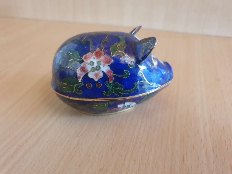 Vintage Cobalt Blue Floral Cloissone Pig Figurine (9cm x 6cm height 6cm)
