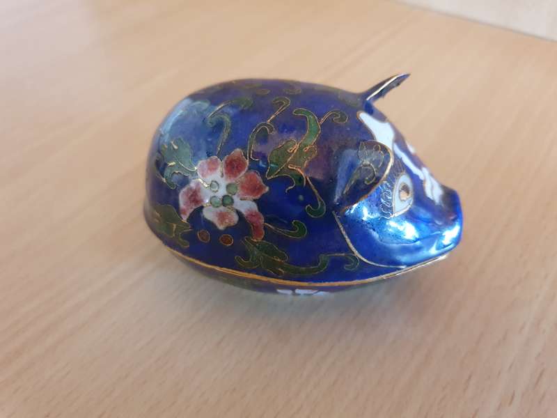 Vintage Cobalt Blue Floral Cloissone Pig Figurine (9cm x 6cm height 6cm)