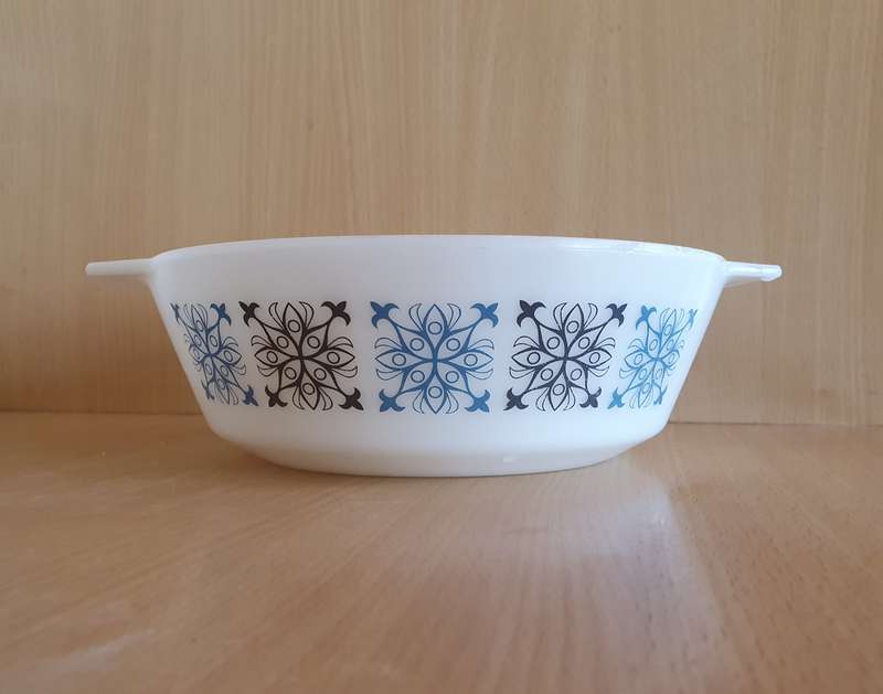 Vintage JAJ Oven-Dish - Made in England (22cm height 7cm)