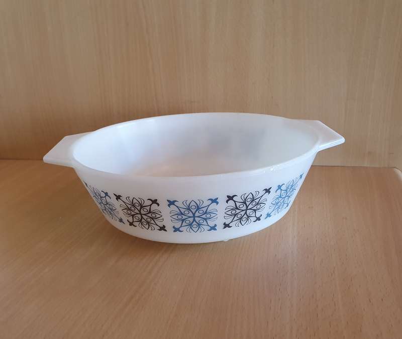 Vintage JAJ Oven-Dish - Made in England (22cm height 7cm)