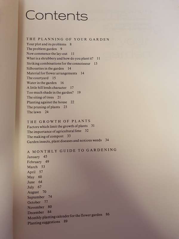 A Guide to Gardening Throughout the Year: Koos Robbertse, Arthur Stuart, Col. W.A. Jeffs