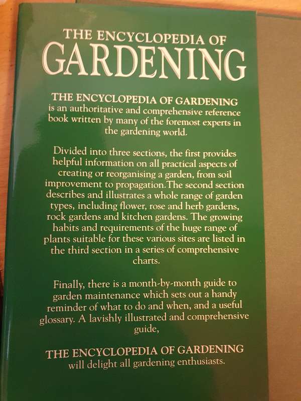 The Encyclopedia of Gardening: Stanley Russell (Hardcover)