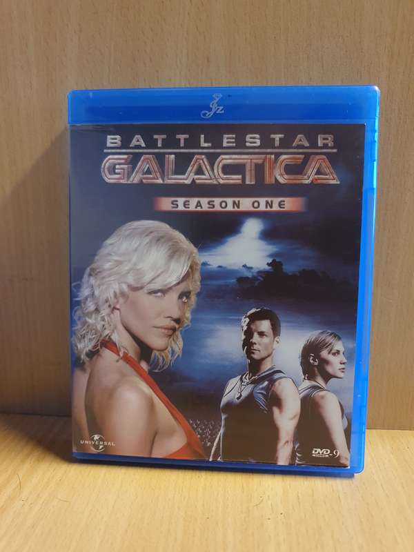 Battlestar Galactica : Season One (Blu-ray)   5 discs