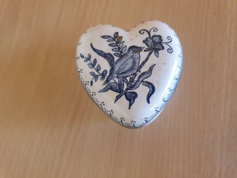 Lidded Handpainted Ceramic Blue & White Heart Shape Jewellery Holder (Portugal)