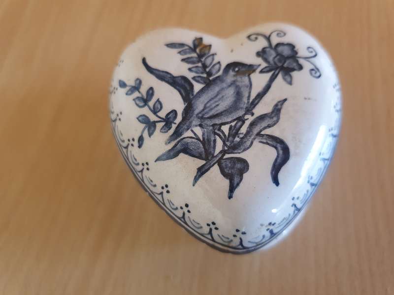 Lidded Handpainted Ceramic Blue & White Heart Shape Jewellery Holder (Portugal)
