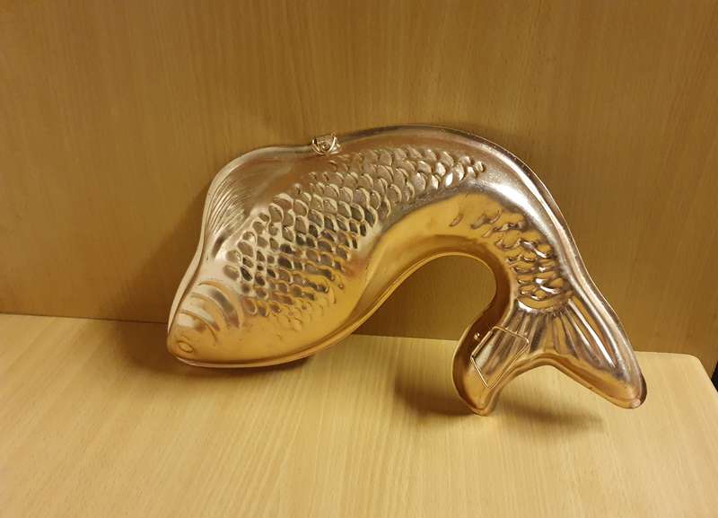 Metal Jelly Mould  (34cm x 16cm height)