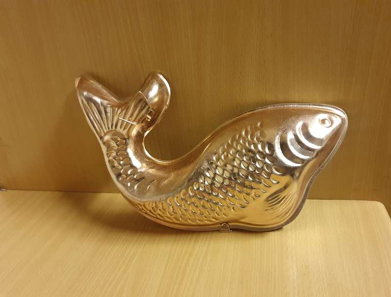 Metal Jelly Mould  (34cm x 16cm height)