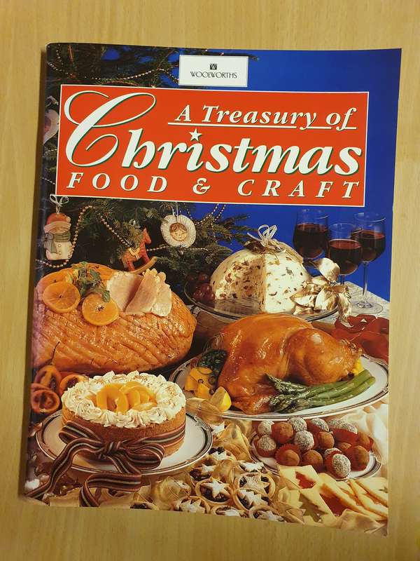 A Treasury of Christmas Food & Craft  (Paperback)