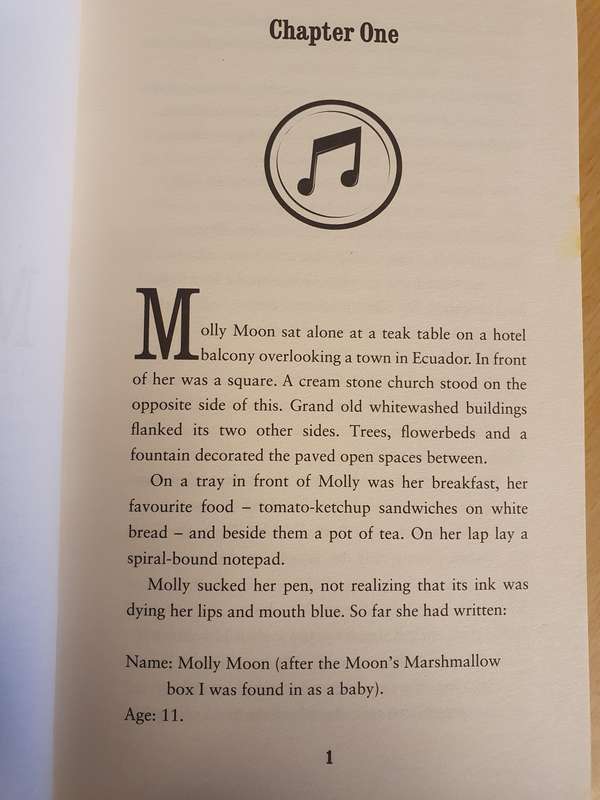 Molly Moon and The Monster Music: Georgia Byng  (Hardcover)