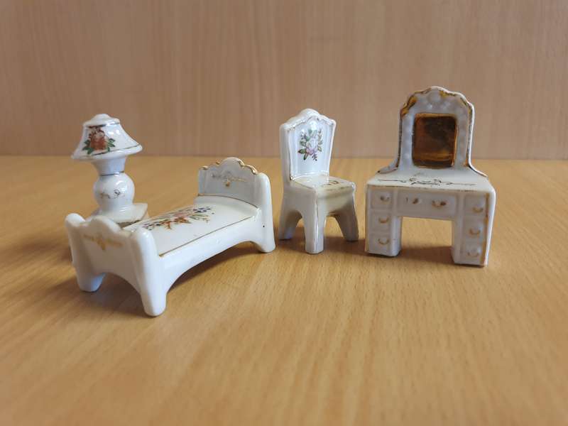 Miniature Set of 4 Ceramic Bedroom - Bed, Pedestal with lamp, Dressing Table, Chair  (Japan)