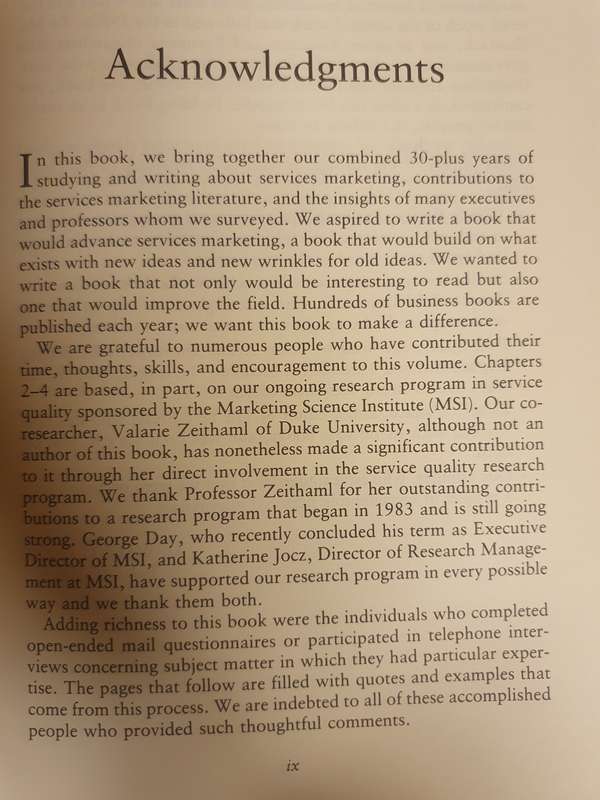Marketing Services - Competing through Quality: Leonard L. Berry and A. Parasuraman (Hardcover)
