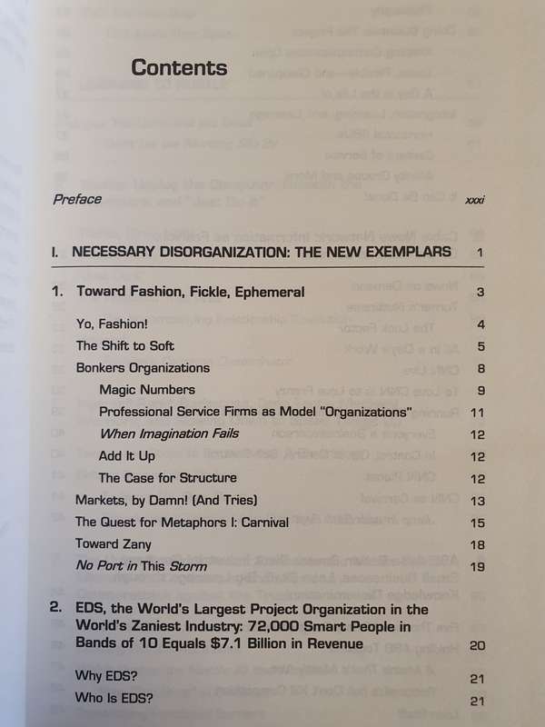 Liberation Management - Necessary Disorder for the Nanosecond Nineties: Tom Peters  (Hardcover)