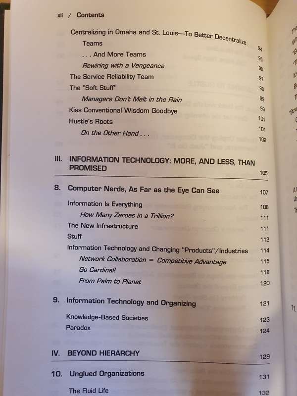 Liberation Management - Necessary Disorder for the Nanosecond Nineties: Tom Peters  (Hardcover)