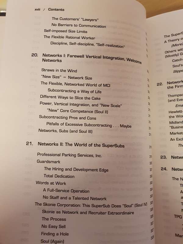 Liberation Management - Necessary Disorder for the Nanosecond Nineties: Tom Peters  (Hardcover)