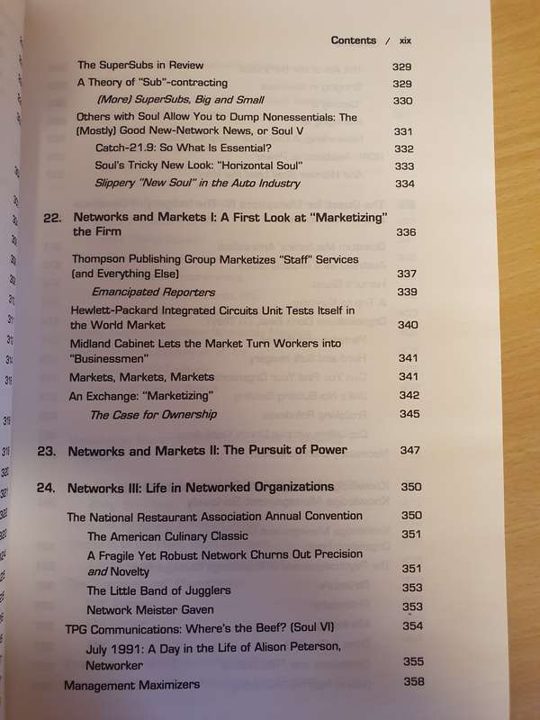 Liberation Management - Necessary Disorder for the Nanosecond Nineties: Tom Peters  (Hardcover)