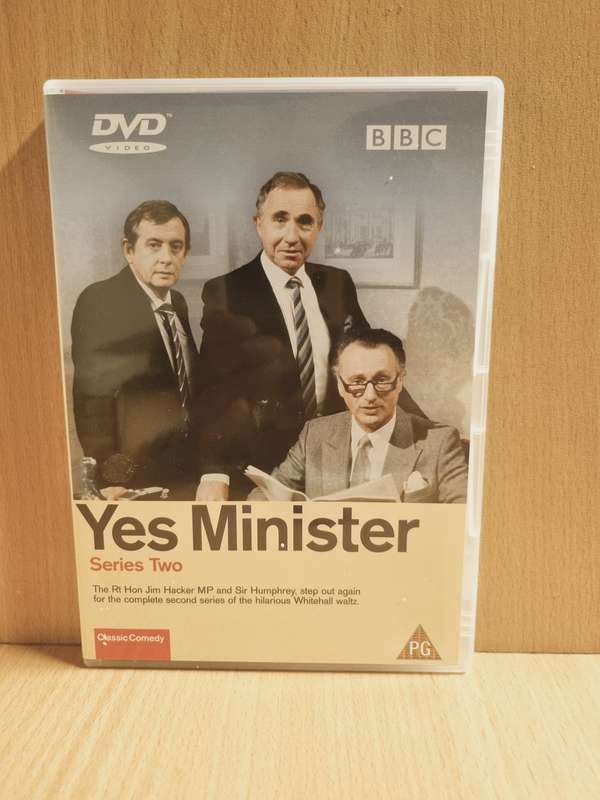 BBC - The Complete Yes Minister - Dvd  (4 discs)  Collector`s Box Set