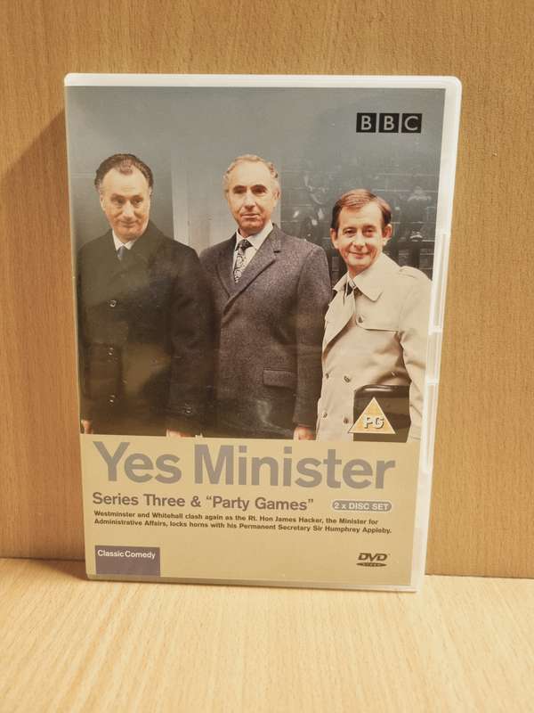 BBC - The Complete Yes Minister - Dvd  (4 discs)  Collector`s Box Set