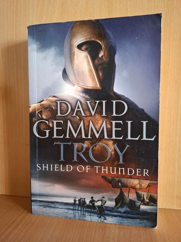 Shield of Thunder: David Gemmell  (Paperback)