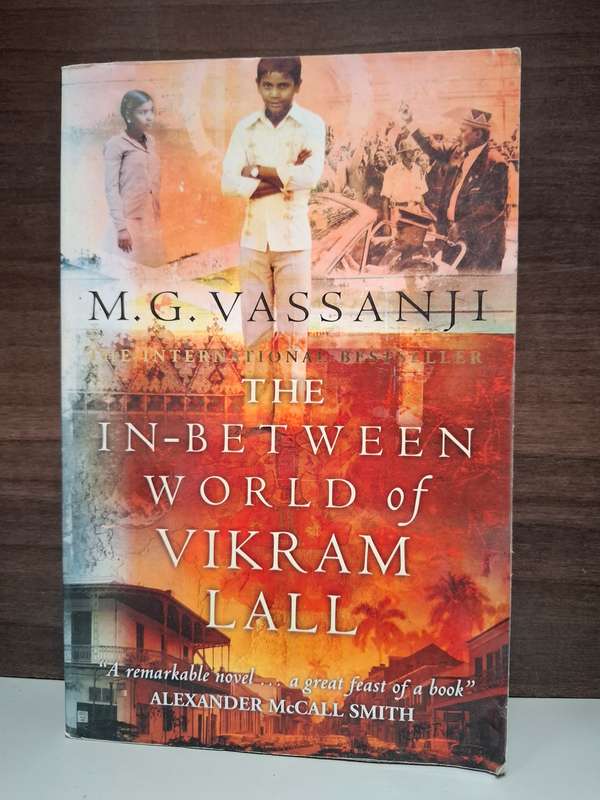 The In-Between Worlds of Vikram Lall: M.G. Vassanji (Paperback)