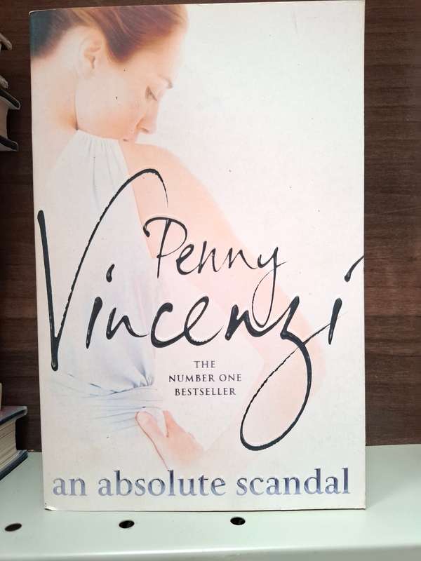 An Absolute Scandal : Penny Vincenzi (Paperback)