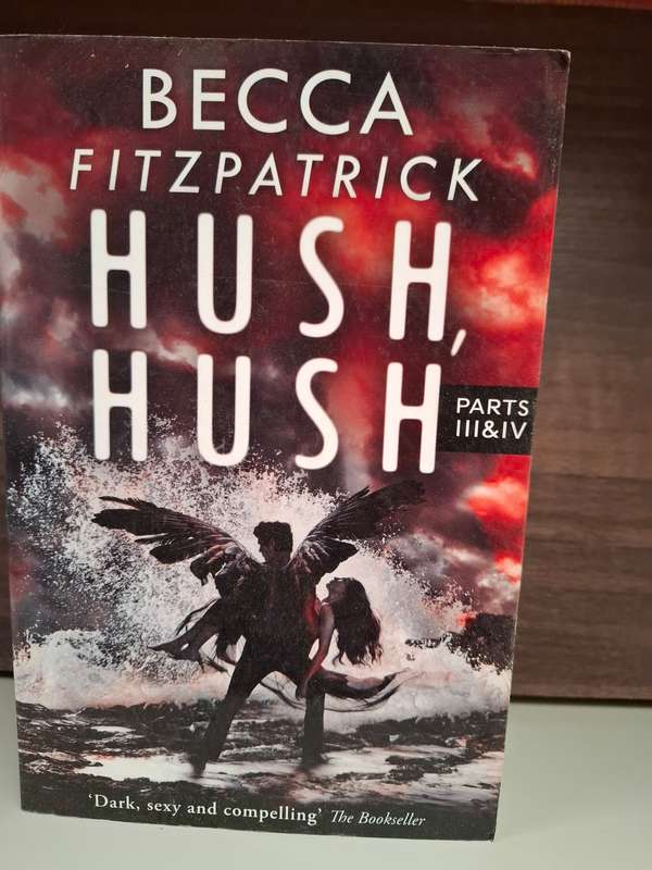 Hush, Hush : Becca Fitzpatrick  (Paperback)