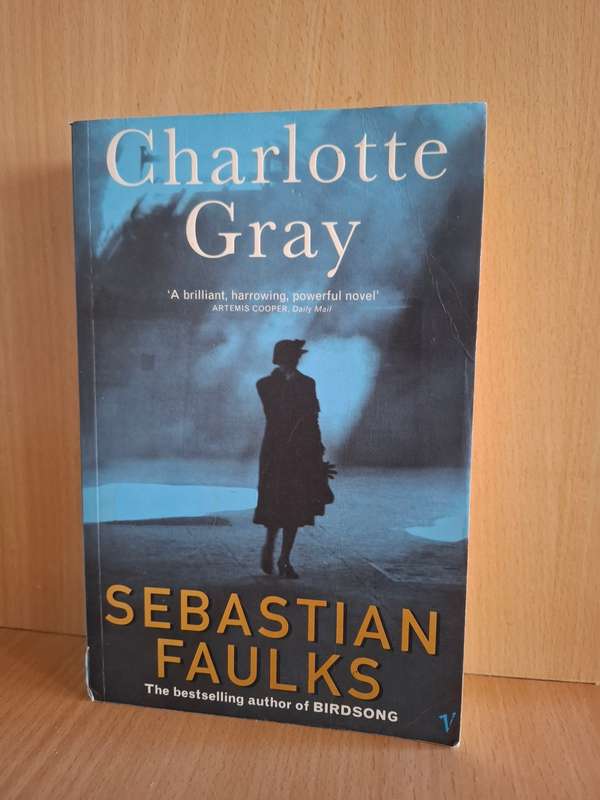 Charlotte Gray: Sebastian Faulks (Paperback)