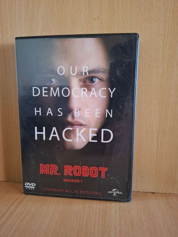 Mr. Robot - Season 1  (Dvd)   3 discs