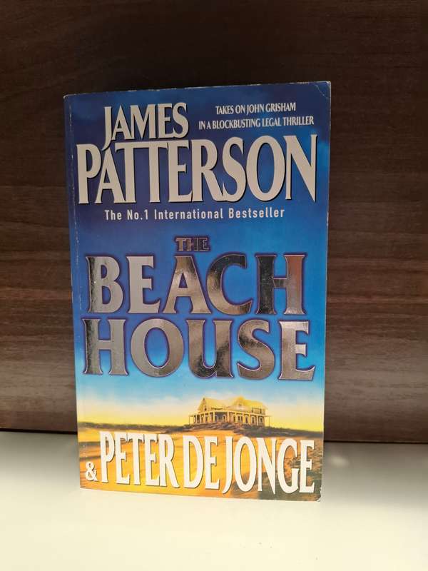 The Beach House: James Patterson  (Paperback)