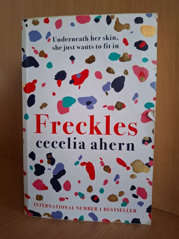Freckles : Cecelia Ahern  (Paperback)
