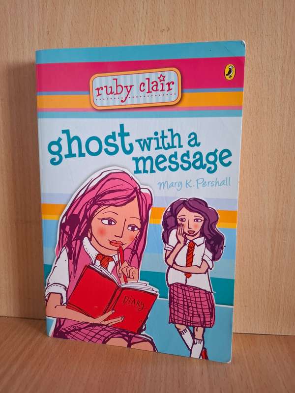 Ghost with a Message: Ruby Clair  (Paperback)