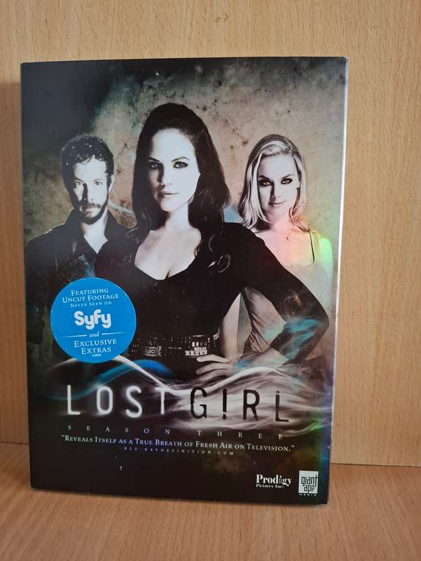 Lost Girl - Season Three - Dvd  (5 discs)