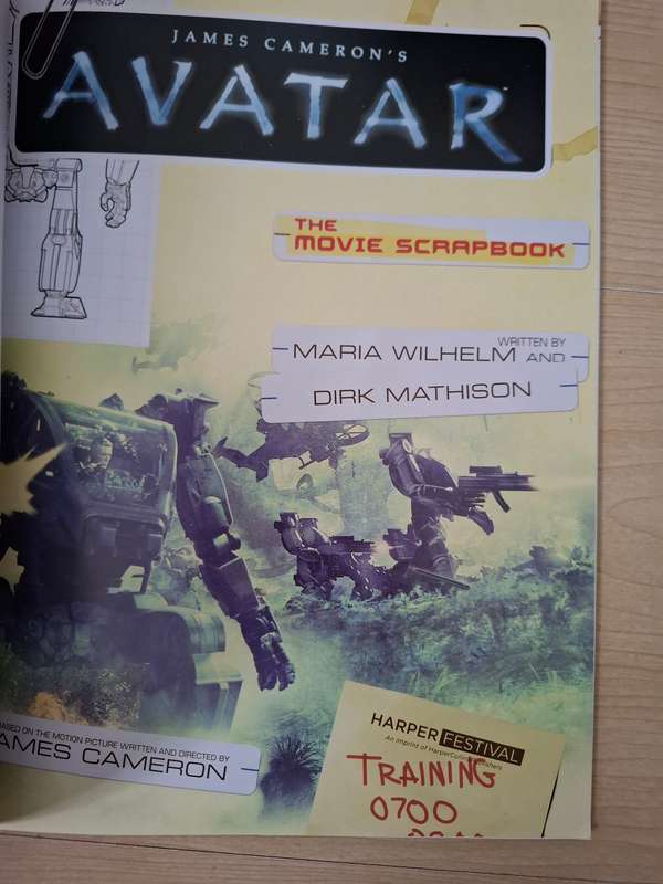 James Cameron`s Avatar - The Movie Scrapbook   (Paperback)