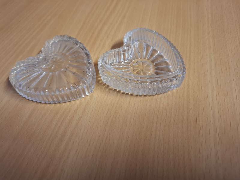 Small Heart Shaped Glass Trinket Dish (7cm x 7cm depth 3cm)
