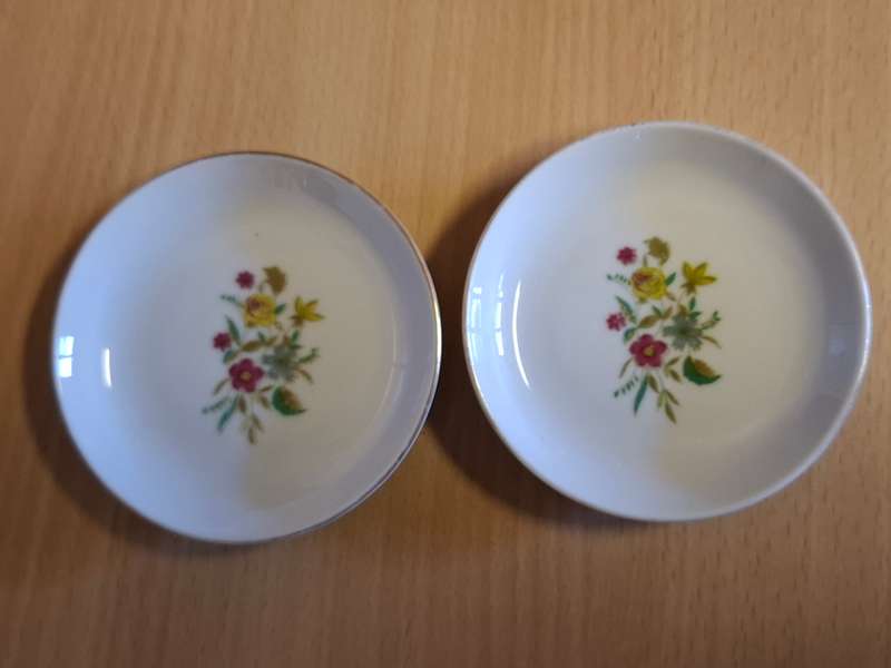 Small Round Floral Pin Dish - width 9cm