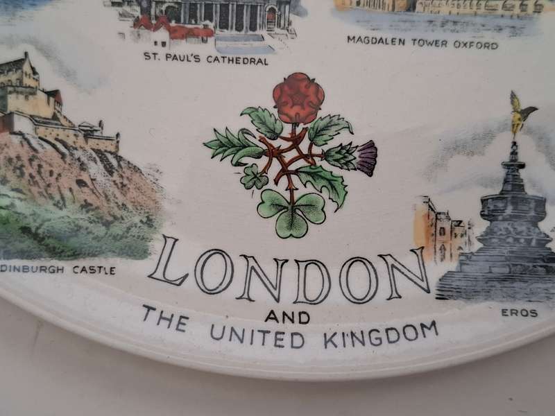 Souvenir Wall Plate - London (25cm)