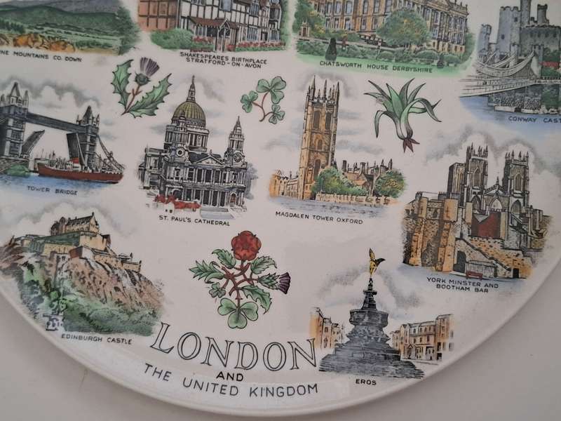 Souvenir Wall Plate - London (25cm)