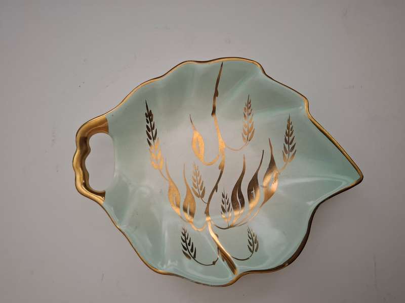 Leaf Shaped Porcelain Dish (Made in Holland)  20cm x 15cm