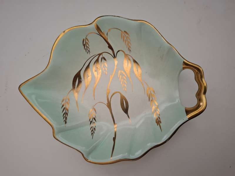 Leaf Shaped Porcelain Dish (Made in Holland)  20cm x 15cm