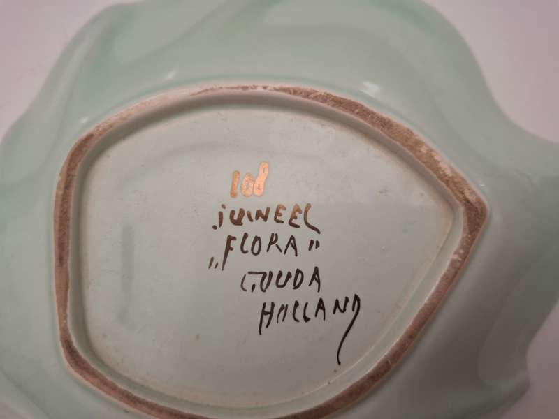 Leaf Shaped Porcelain Dish (Made in Holland)  20cm x 15cm