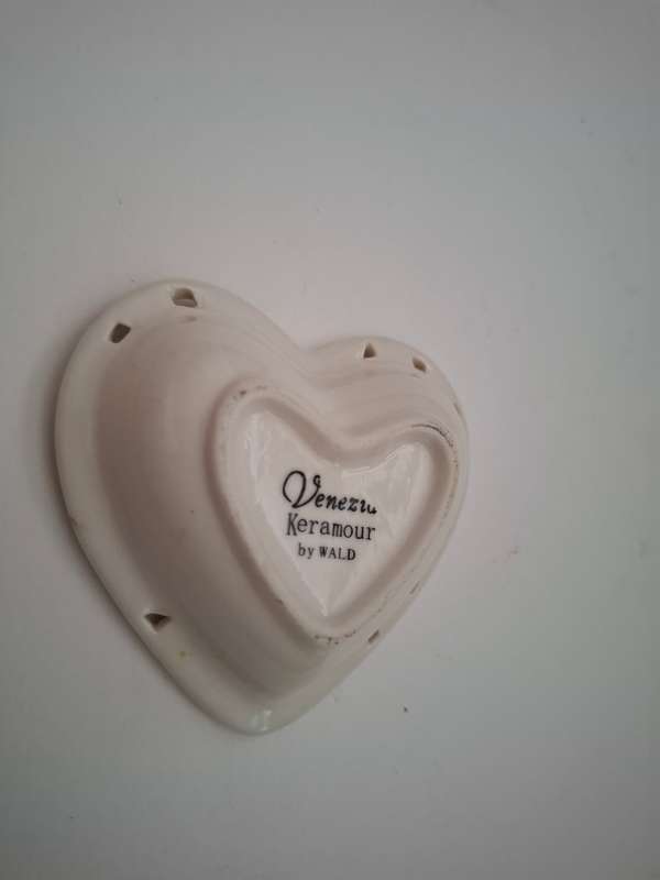 Small Ceramic Heart Shaped Dish  - 9cm x 9cm