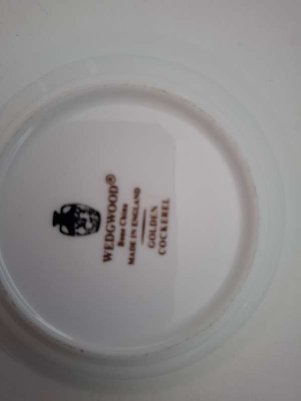 Round Wedgwood Bone China Golden Cockerel Pin Dish - width 10cm