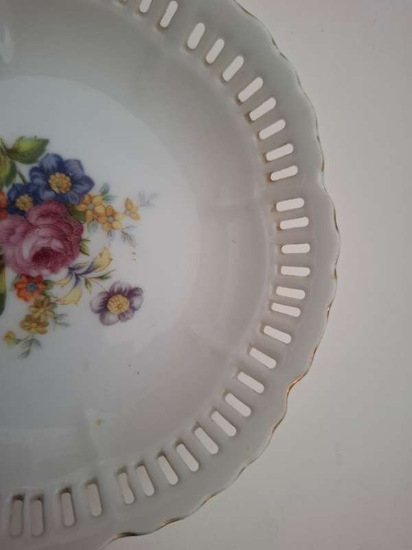 Vintage Round Floral Dish - width 12cm height 3cm