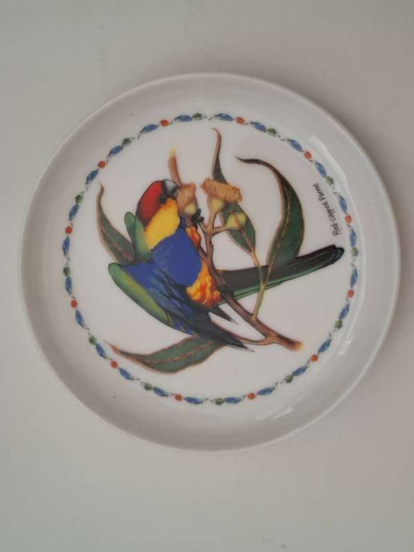 Feathered Jewels Plate Illustrated by Sara Attanasio - width 10cm